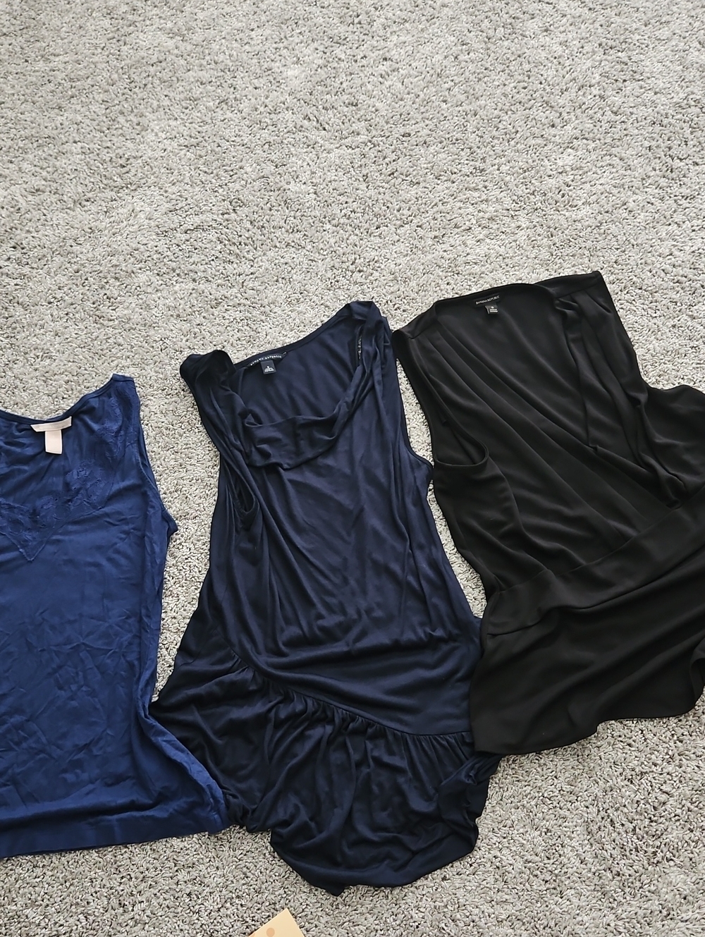 Banana Republic Black Sleeveless V-Neck Tank Top